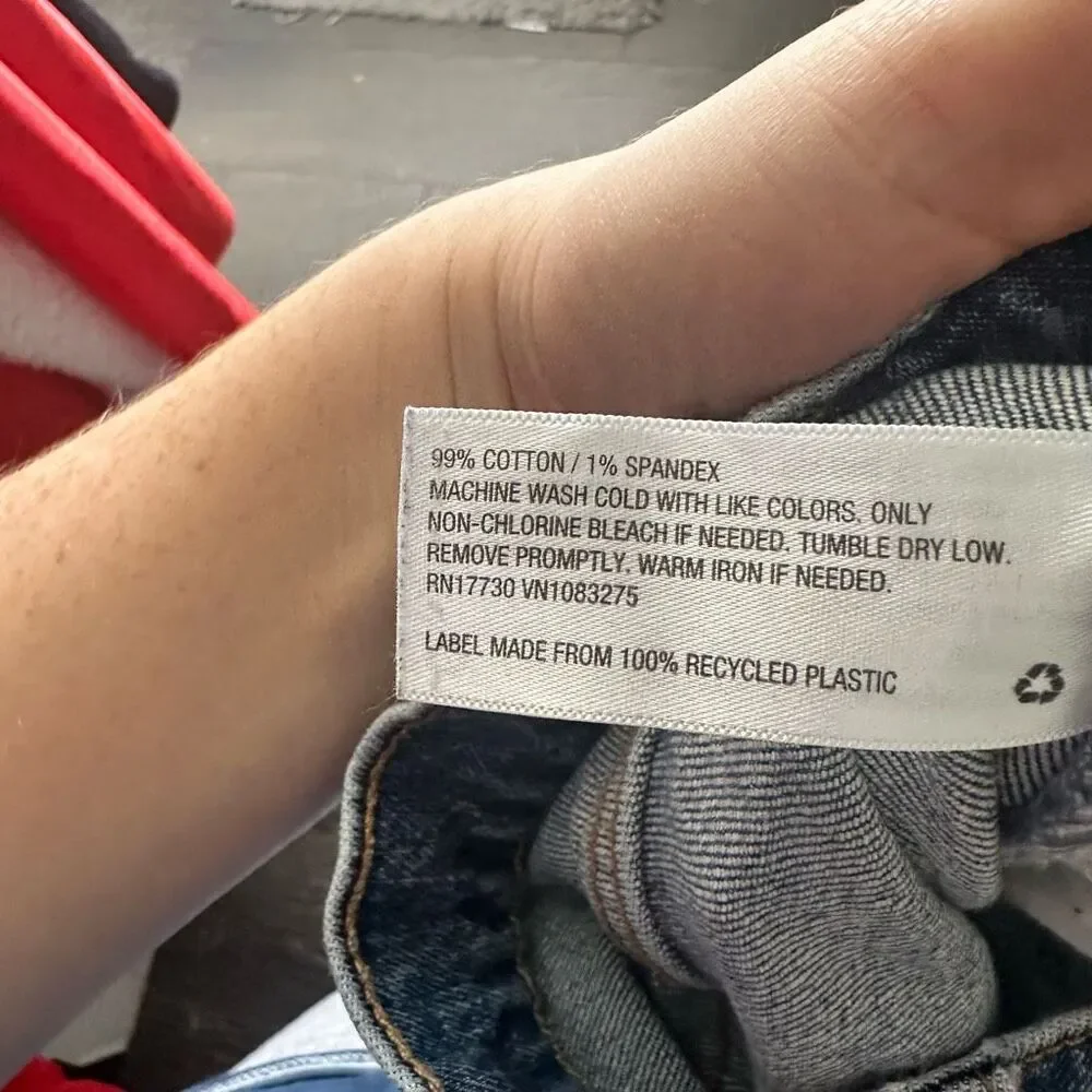 Universal Thread Women’s 8/29 Vintage Straight Jeans - Picture 5 of 6